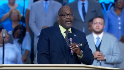 Pastorul Marvin Winans de la biserica Perfecting Church - foto youtube screen